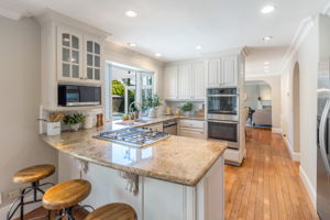 013_3293 Lynn Oaks Dr