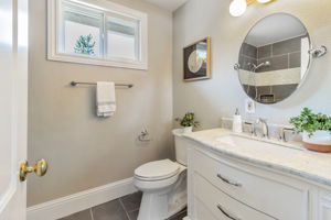 034_3293 Lynn Oaks Dr