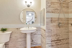036_3293 Lynn Oaks Dr