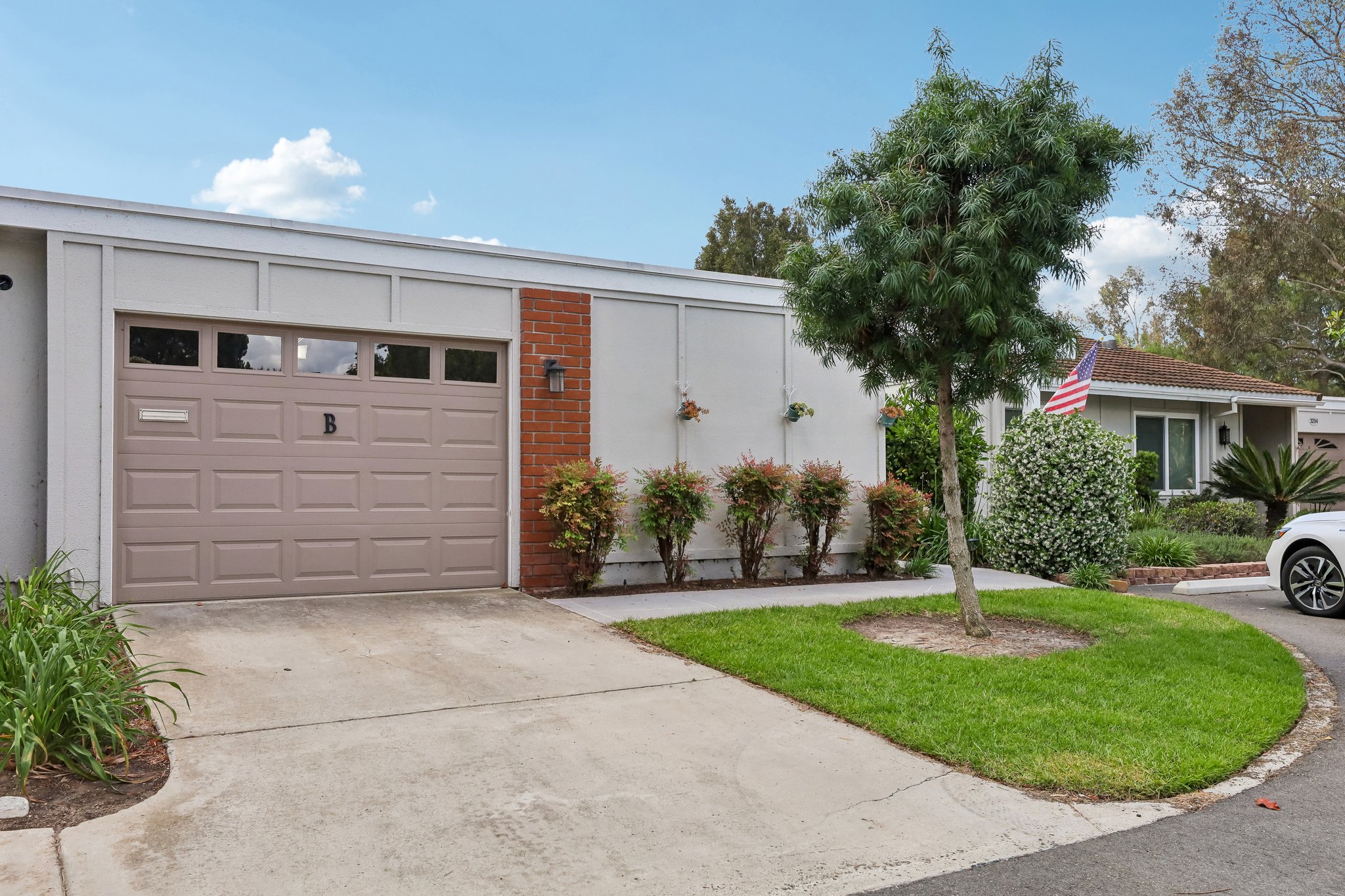 San Amadeo B-S2304-002.jpg