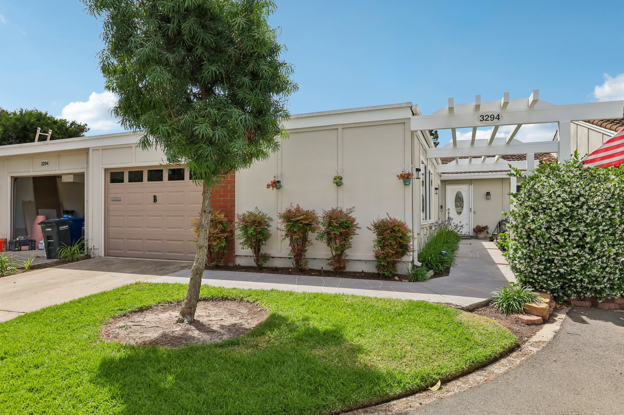 San Amadeo B-S2304-003.jpg