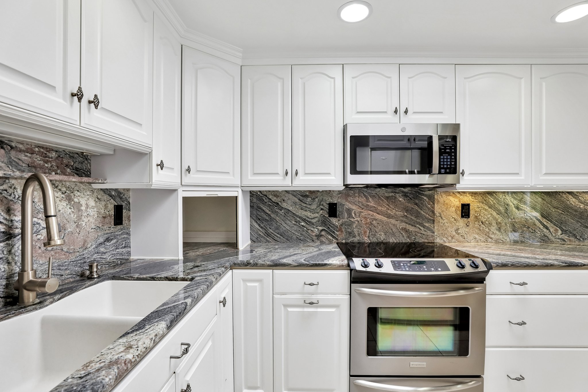 San Amadeo B-S2304-012.jpg