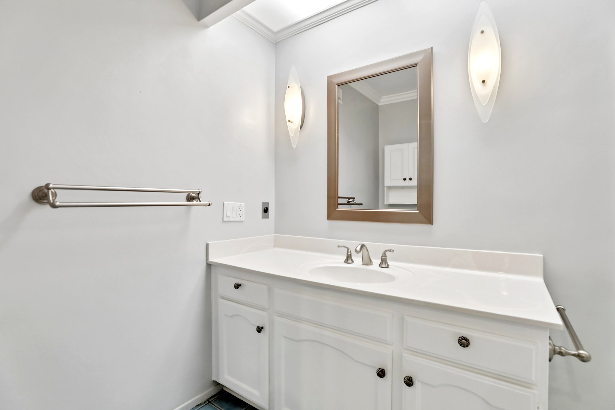 San Amadeo B-S2304-019.jpg