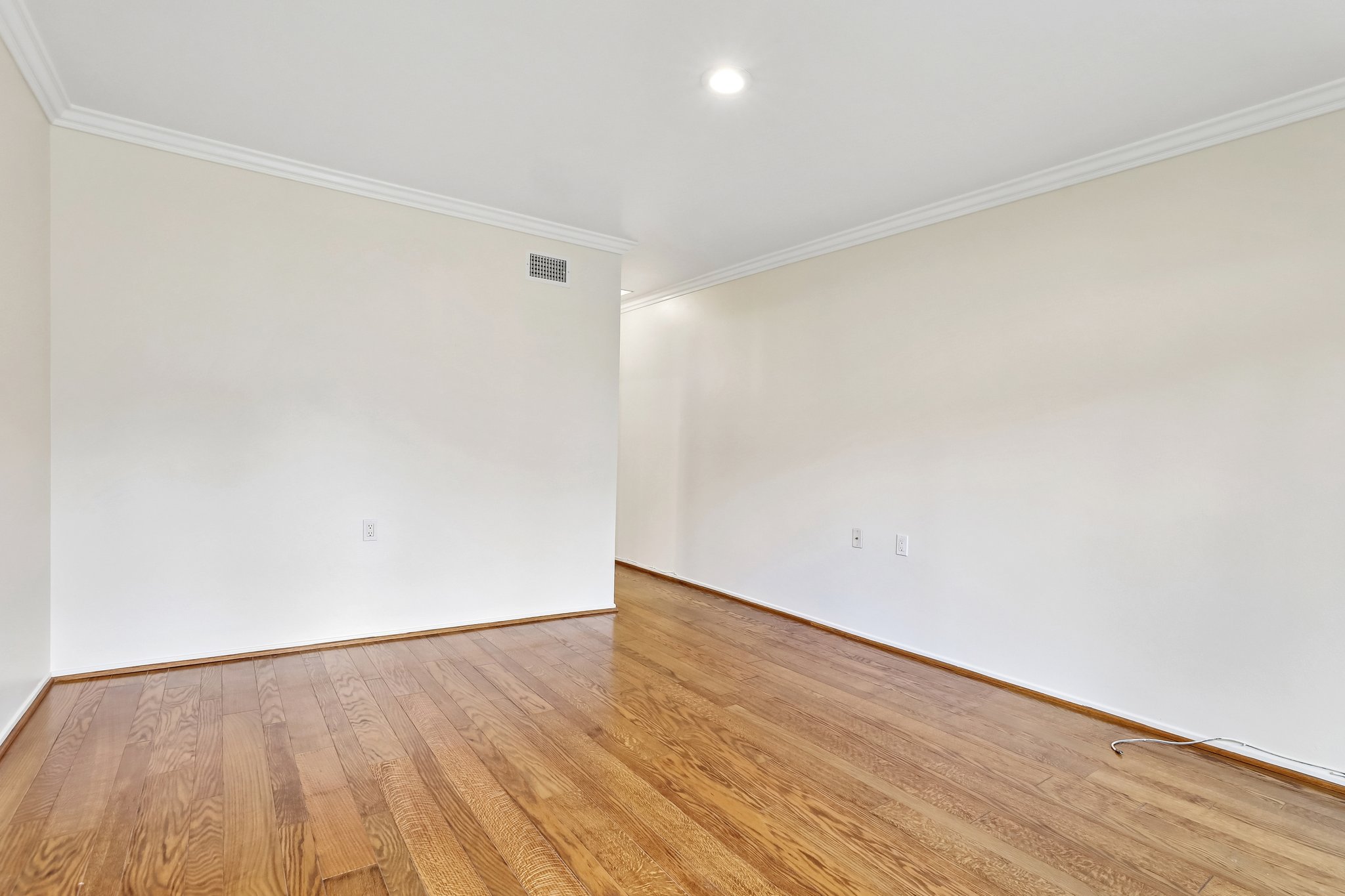 San Amadeo B-S2304-021.jpg