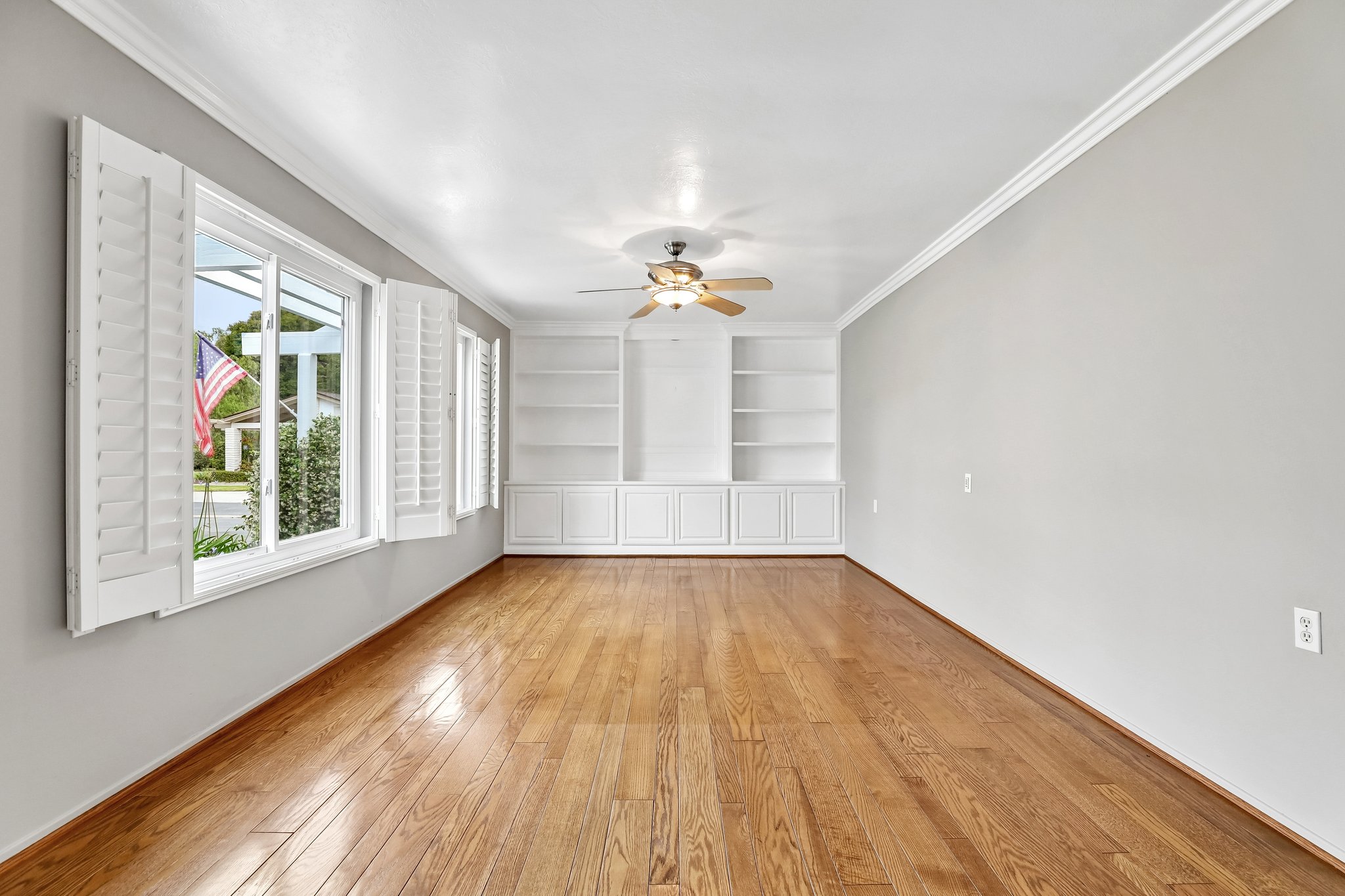 San Amadeo B-S2304-024.jpg