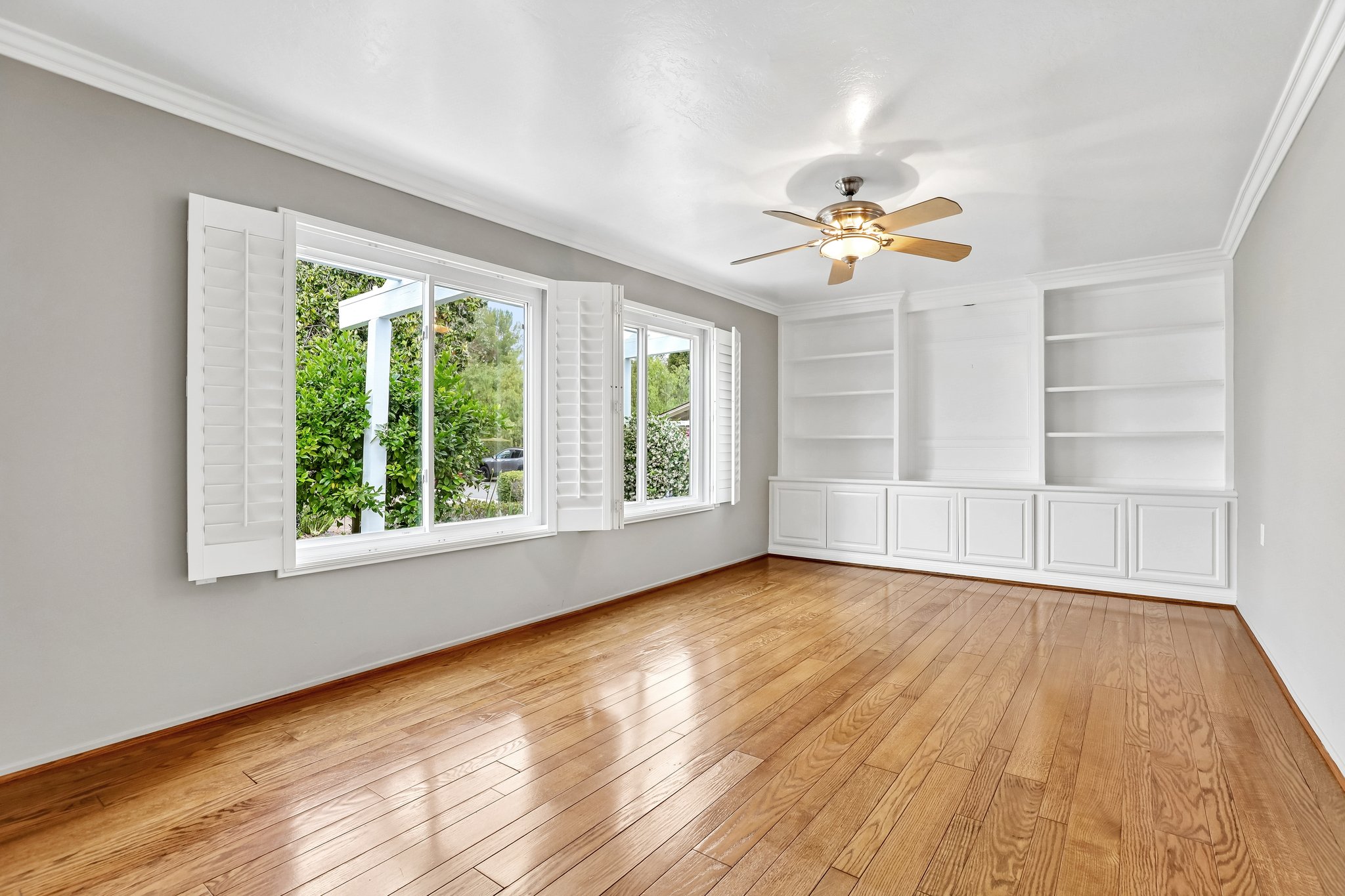 San Amadeo B-S2304-025.jpg