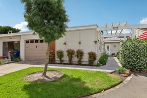 San Amadeo B-S2304-003.jpg