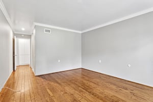 San Amadeo B-S2304-018.jpg