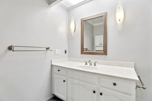 San Amadeo B-S2304-019.jpg