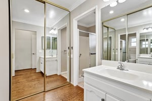 San Amadeo B-S2304-029.jpg