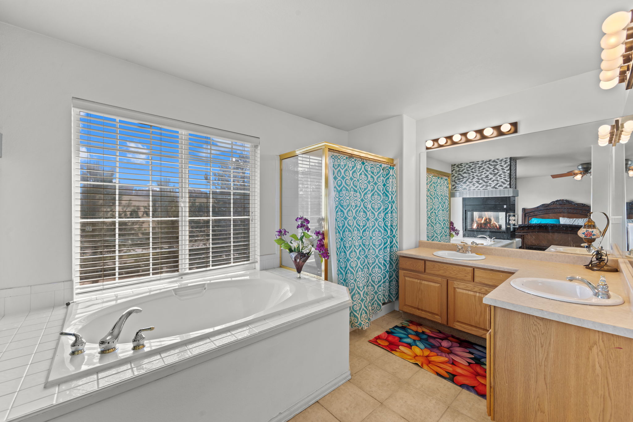  Photo 24