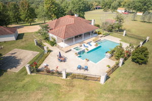  Photo 44
