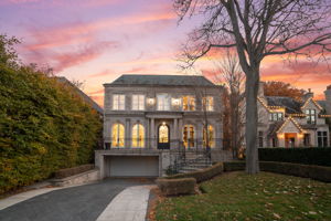33 Blyth Hill Rd, Toronto ON