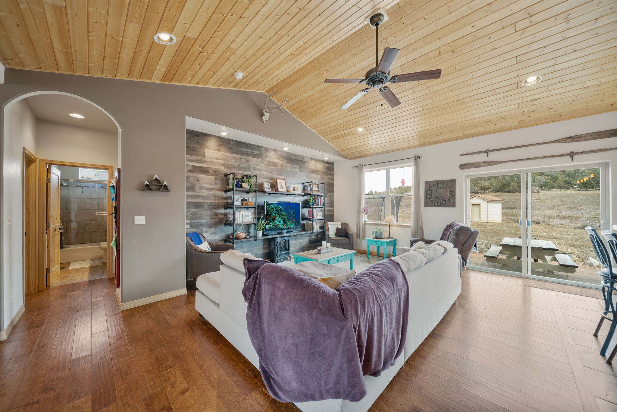  Photo 12