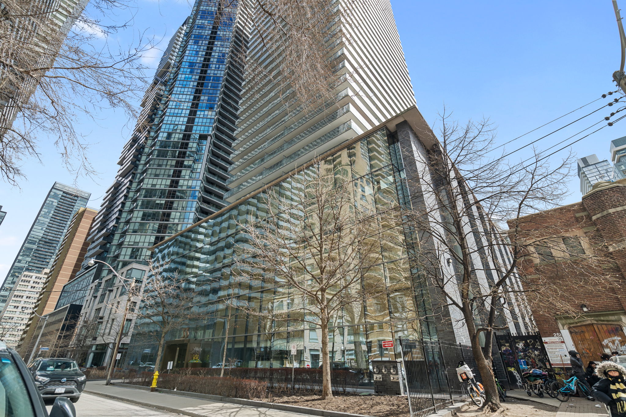 33 Charles St W Unit 1101
