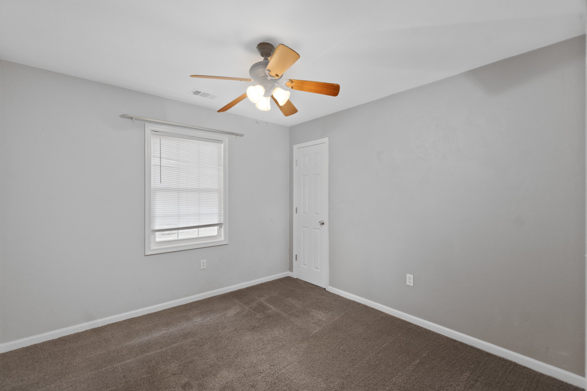 33 Fiske St, Portsmouth, VA 23702 American Real Estate Media