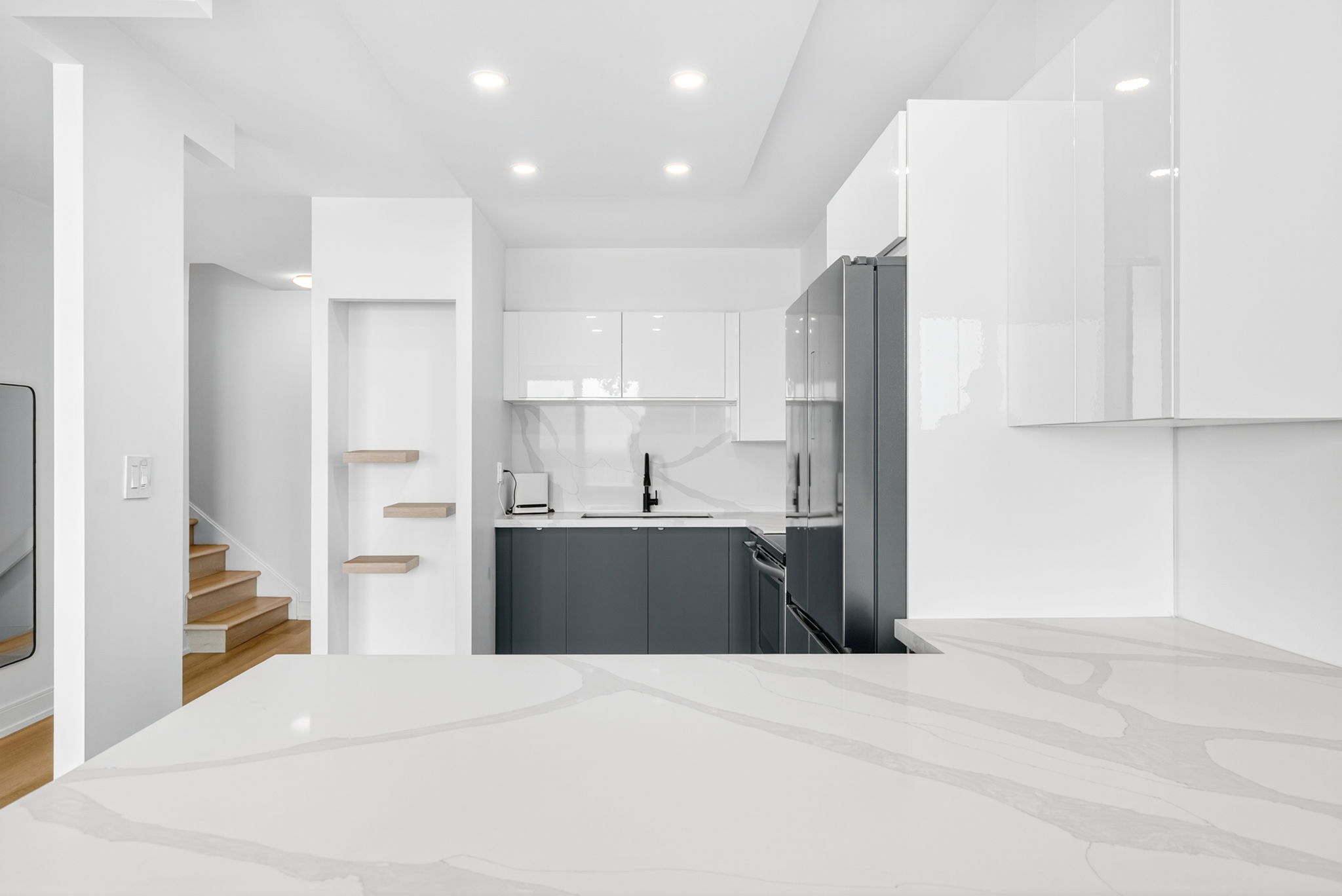 33 Harbour Square Unit 1423 Toronto, ON M5J 2T5