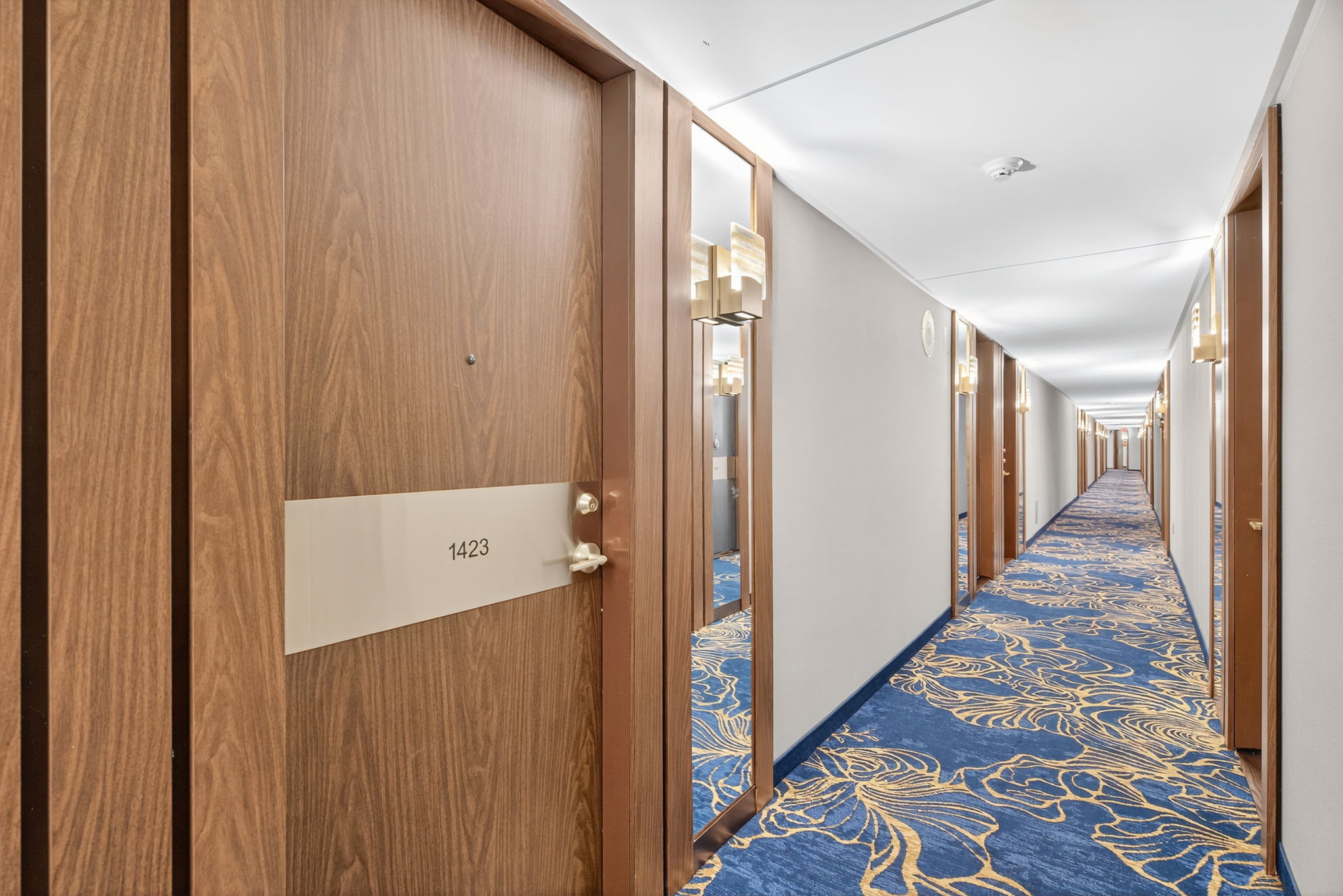 33 Harbour Square Unit 1423 Toronto, ON M5J 2T5