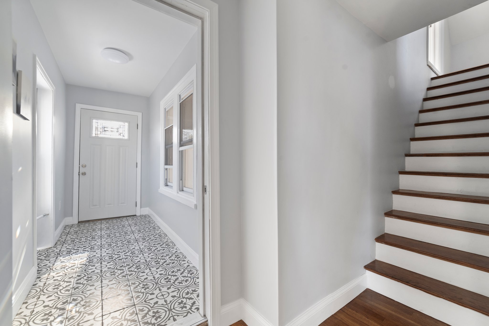 33 Highland Ave, Lynn, MA 01902 New Day Studio