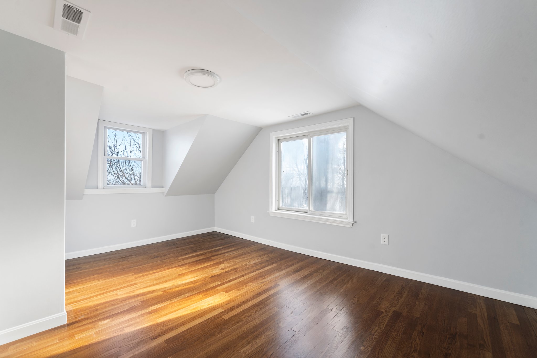 33 Highland Ave, Lynn, MA 01902 New Day Studio