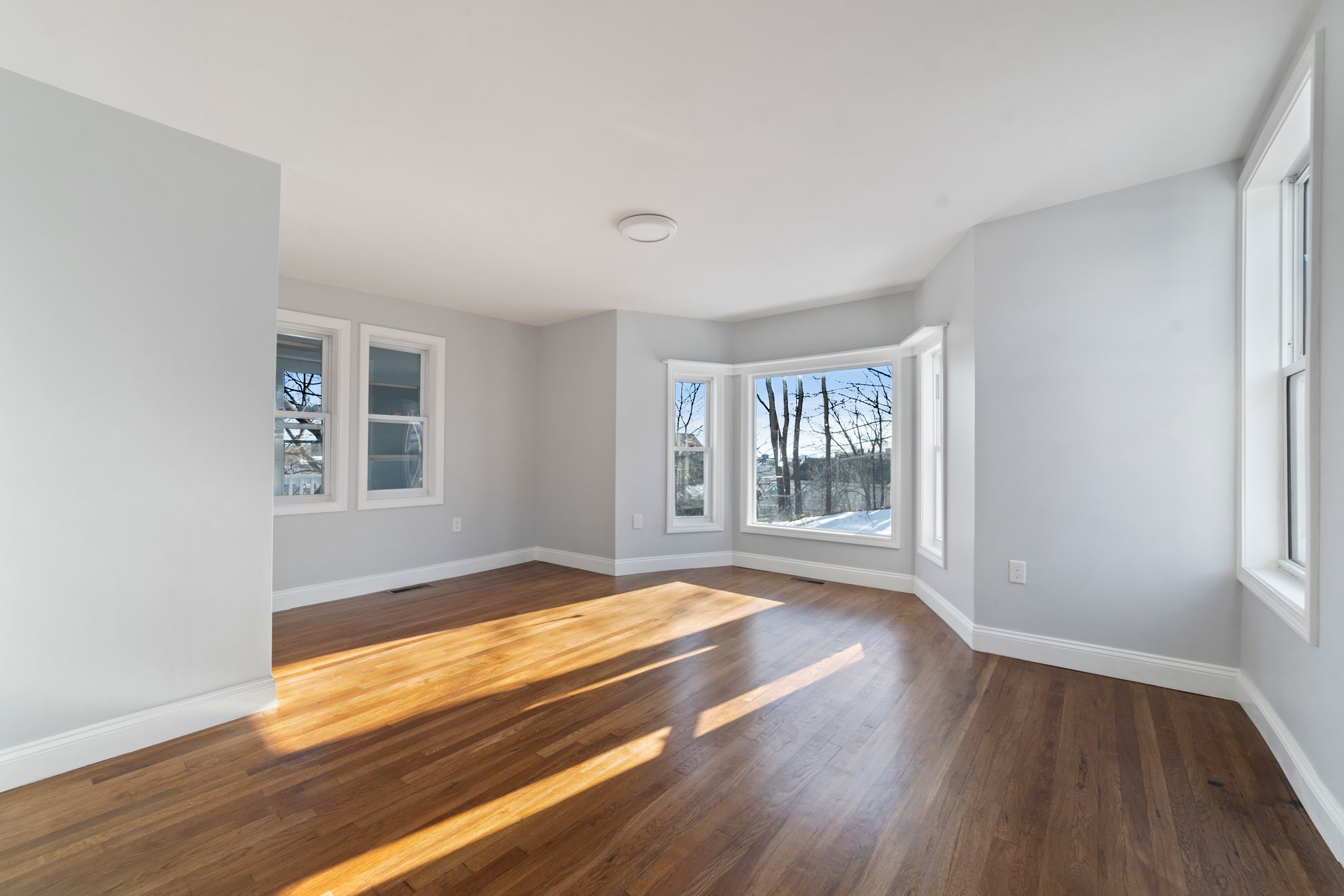 33 Highland Ave, Lynn, MA 01902 New Day Studio