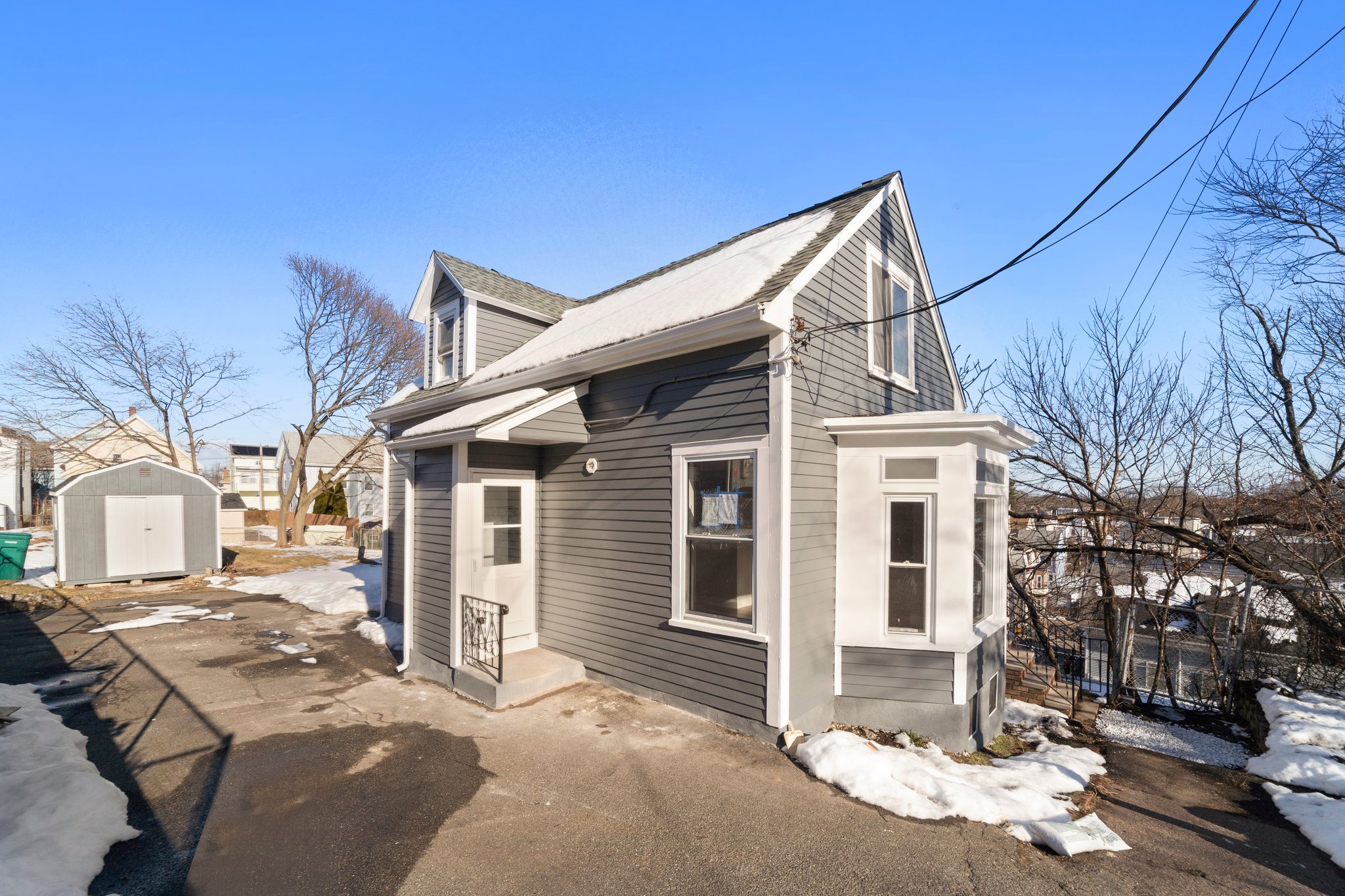 33 Highland Ave, Lynn, MA 01902 New Day Studio