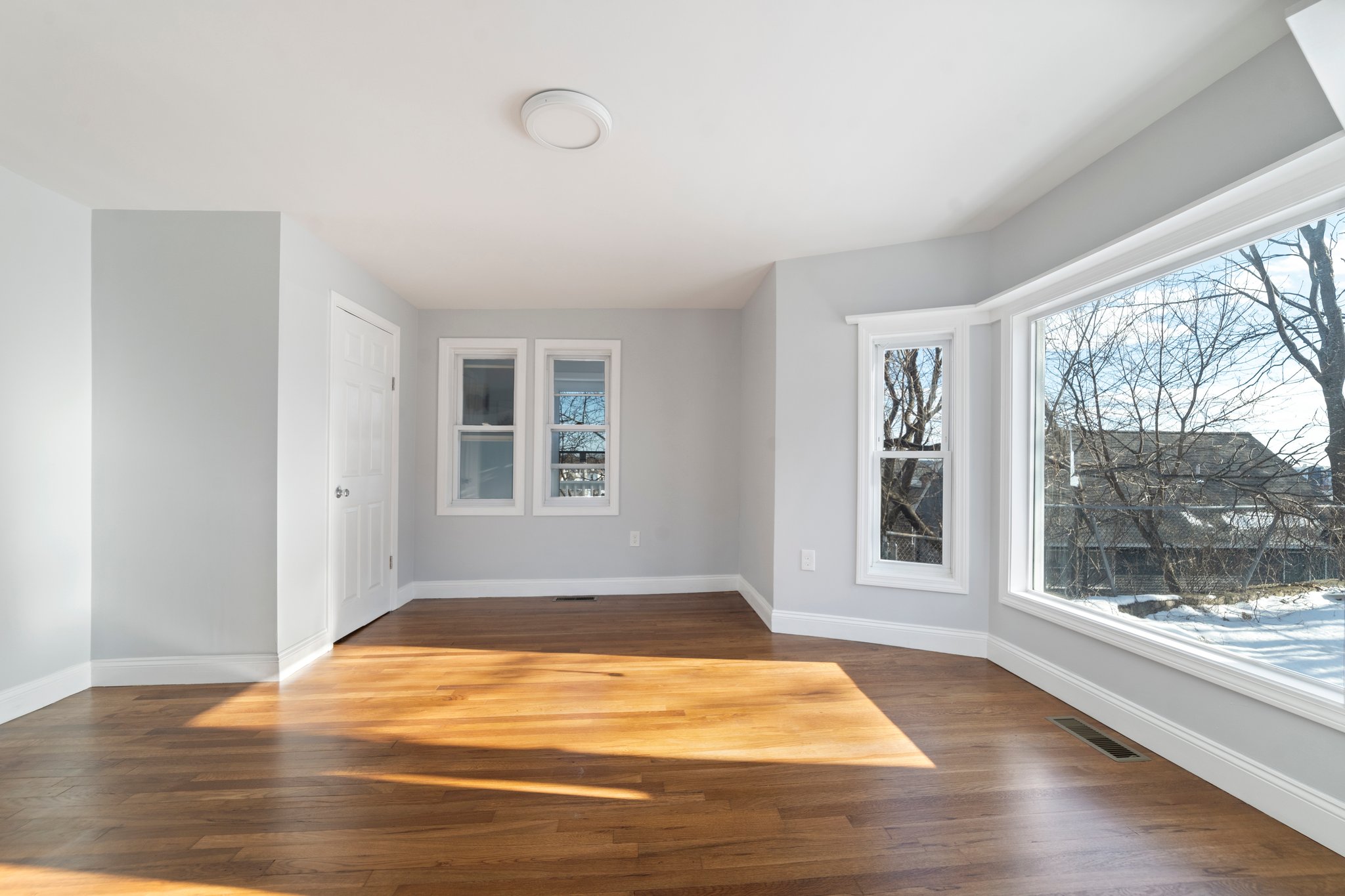 33 Highland Ave, Lynn, MA 01902 New Day Studio