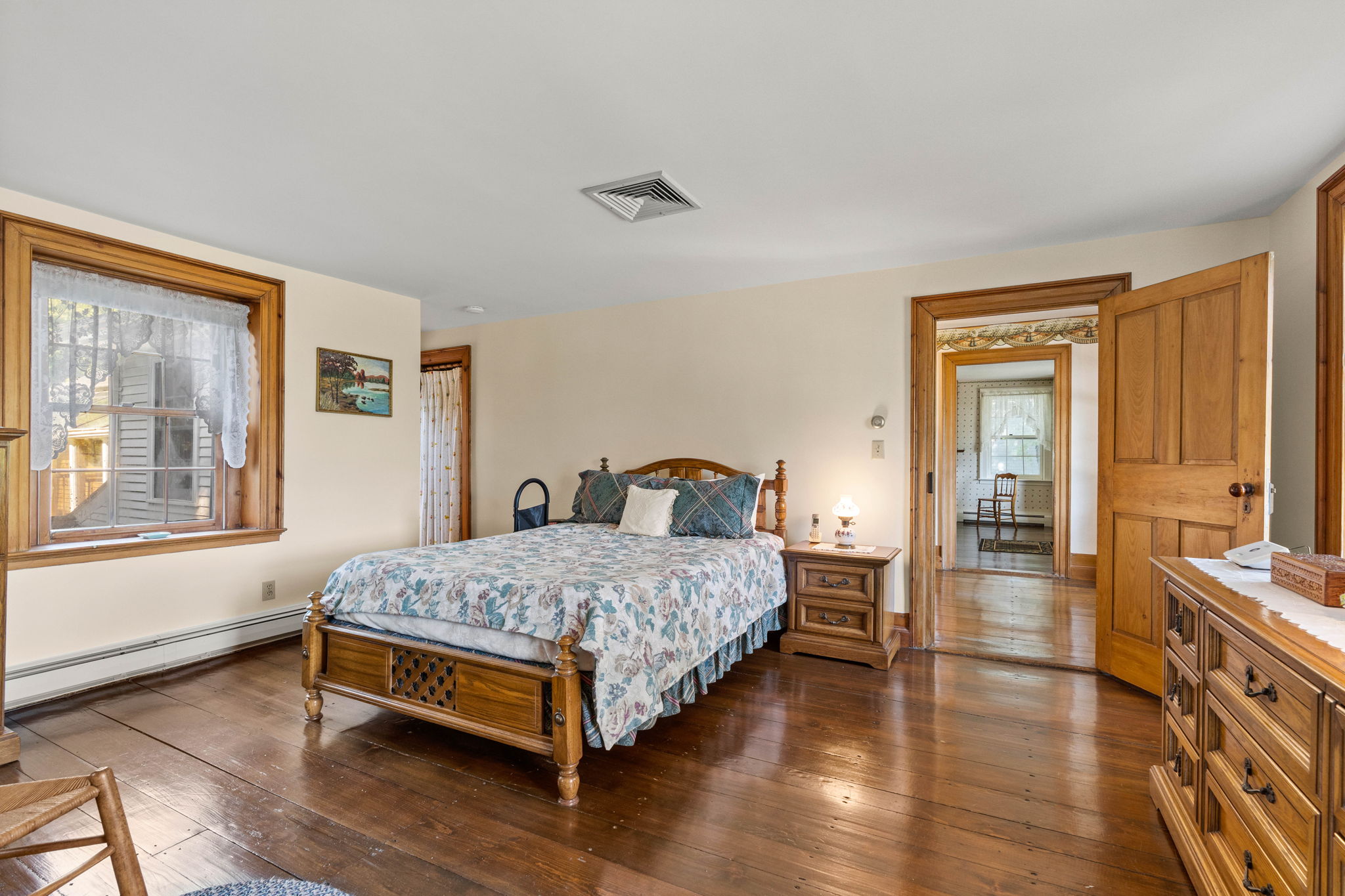 33 Main St, Hollis, NH 03049, USA Photo 14