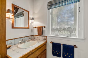 33 Main St, Hollis, NH 03049, USA Photo 42