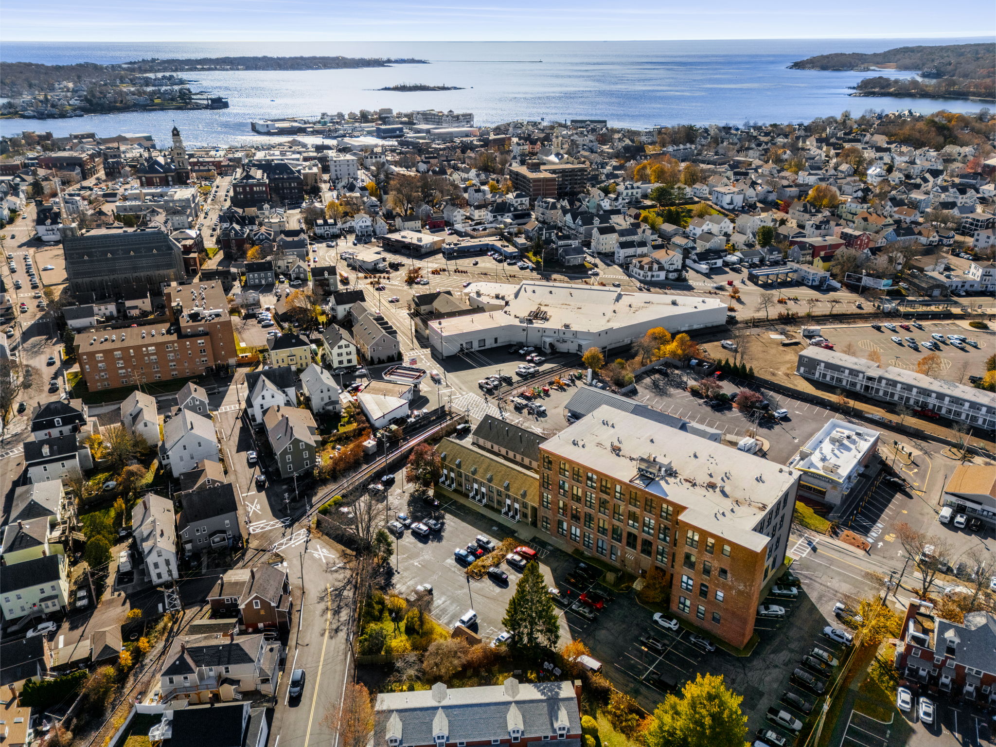 33 Maplewood Ave, Gloucester, MA 01930, USA Photo 6