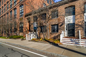 33 Maplewood Ave, Gloucester, MA 01930, USA Photo 3