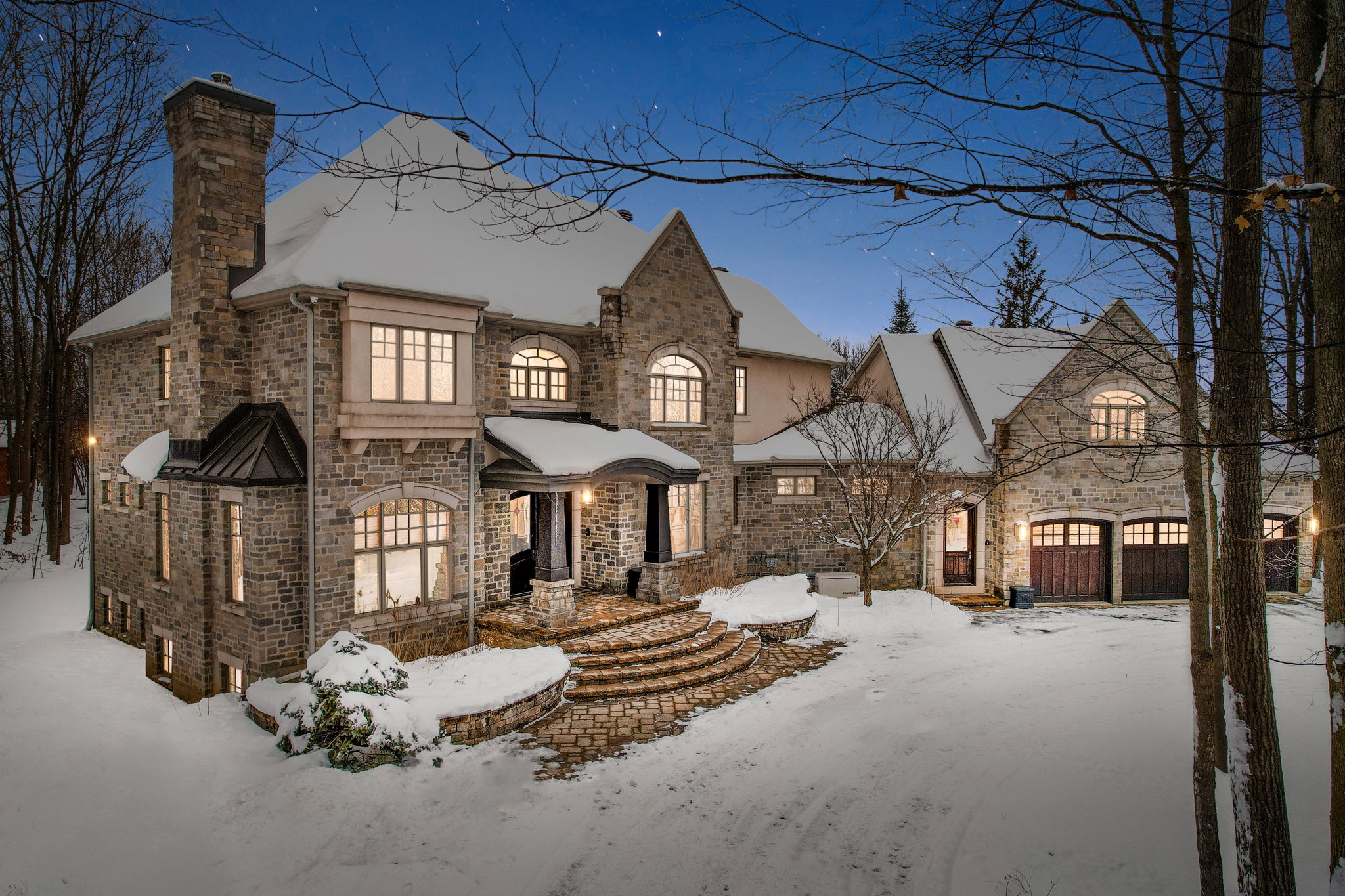 33 Marchbrook Cir, Kanata, ON K2W 1A1, Canada