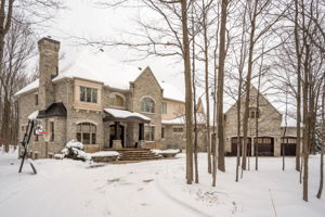 33 Marchbrook Cir, Kanata, ON K2W 1A1, Canada Photo 3