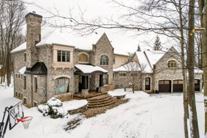 33 Marchbrook Cir, Kanata, ON K2W 1A1, Canada Photo 4