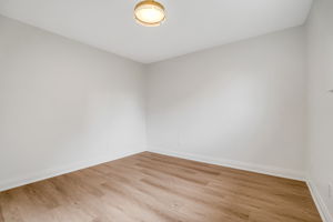 27-second bedroom3