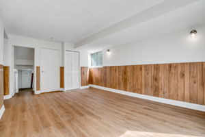36-family room3