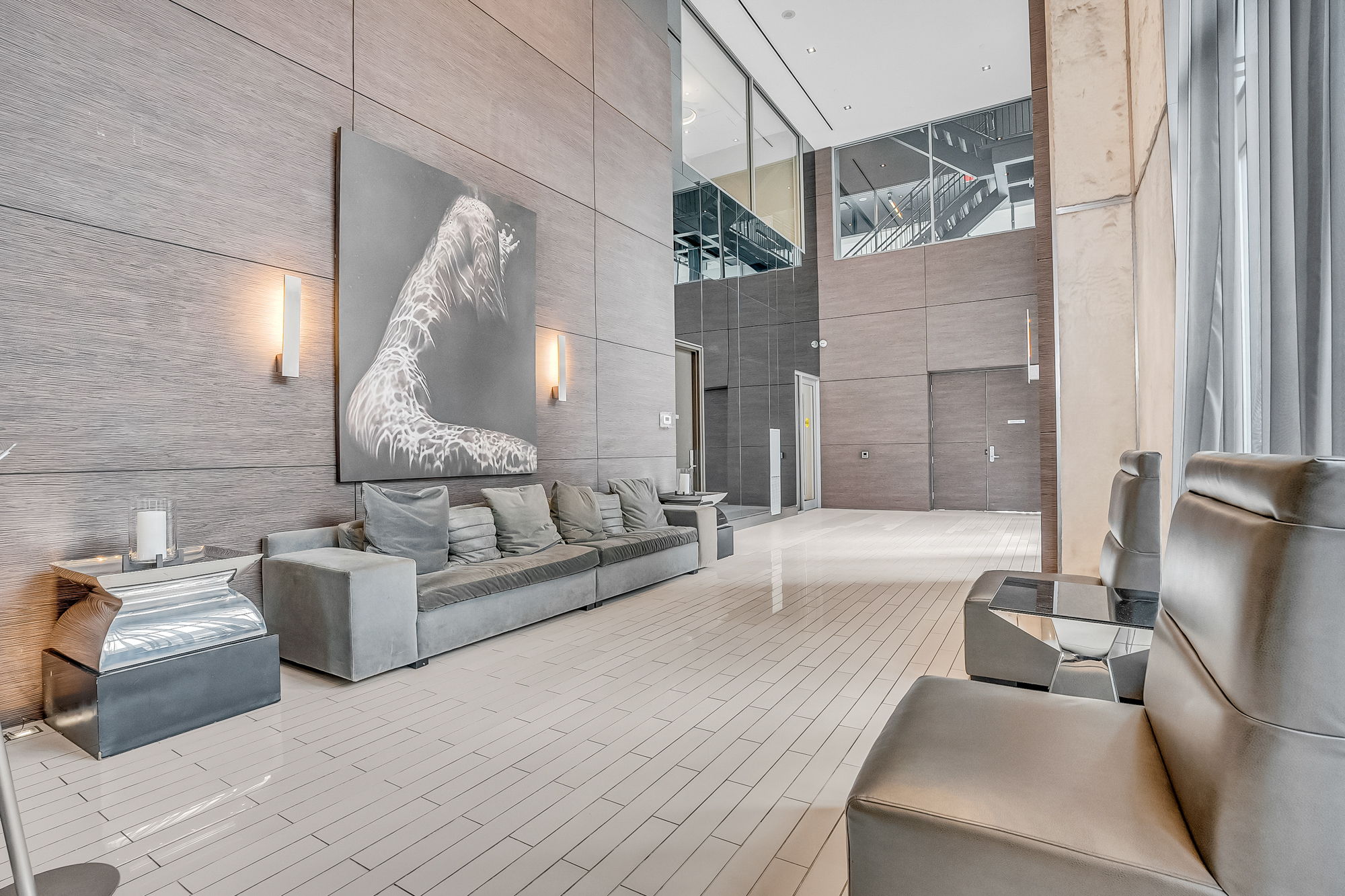 3-lobby2