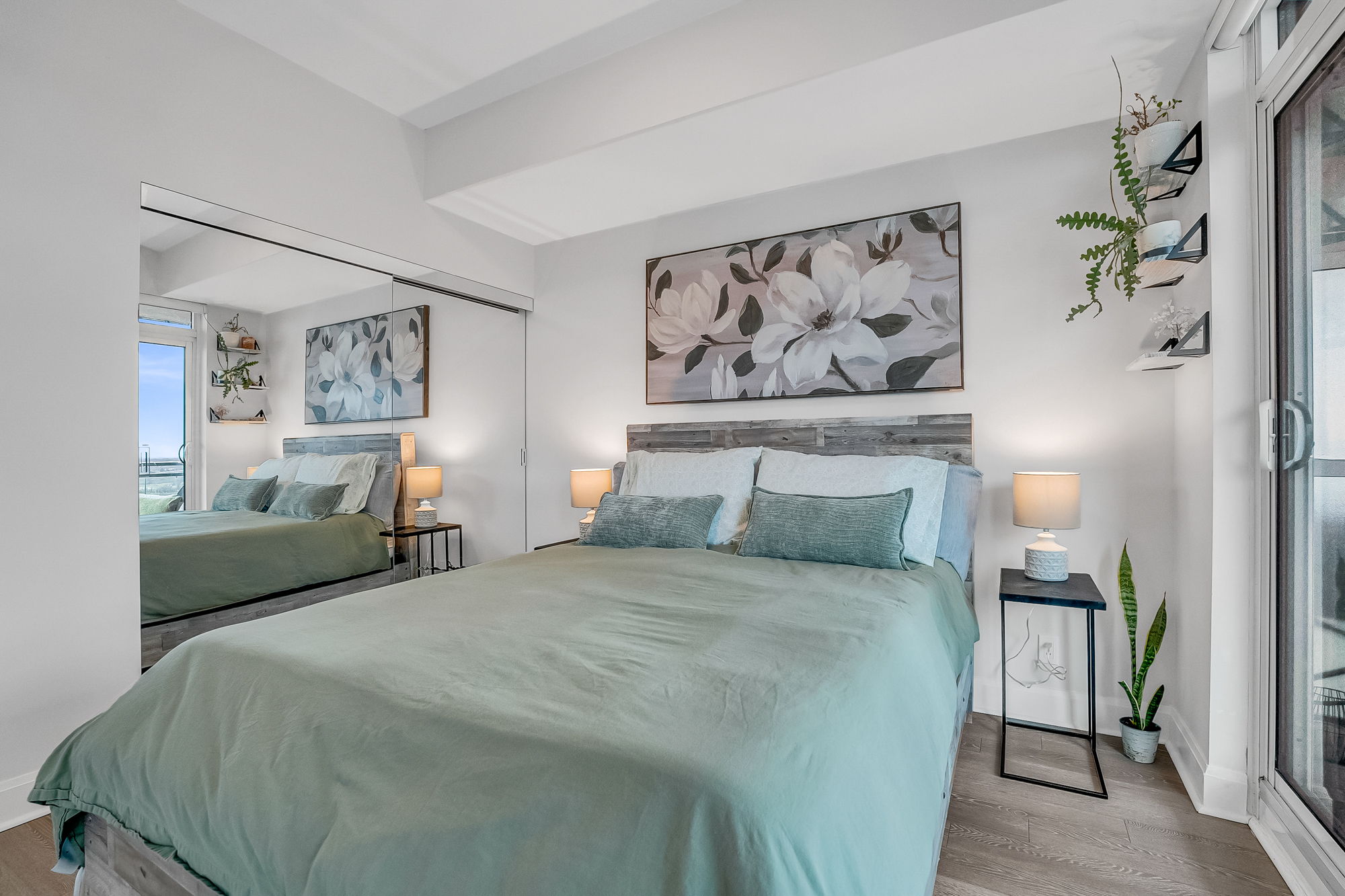 21-bedroom3