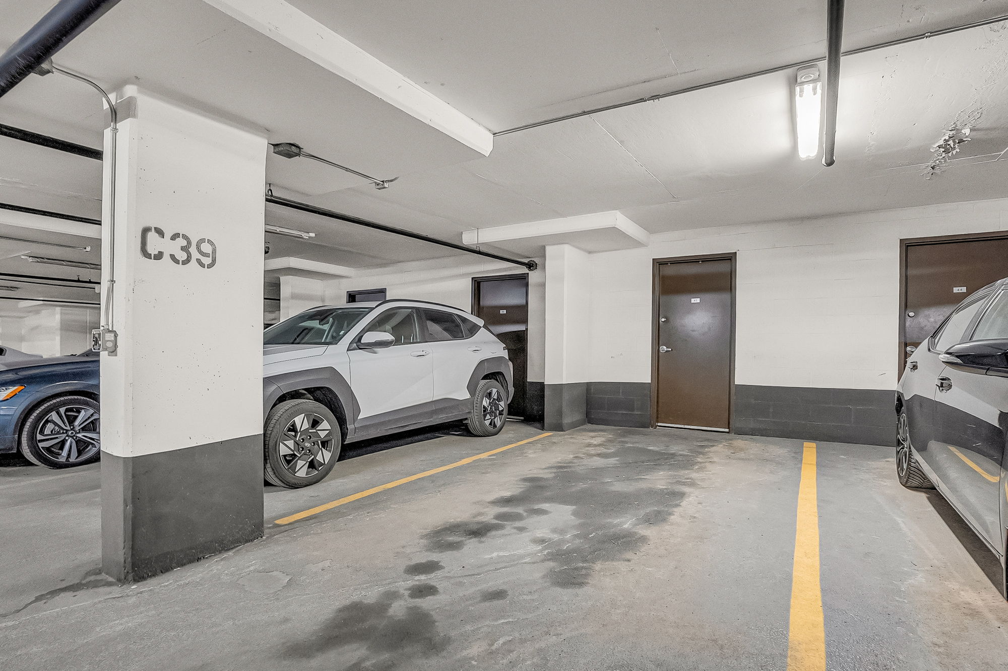 42-parking and locker1