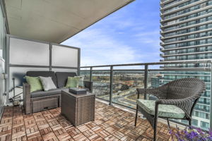 25-balcony2
