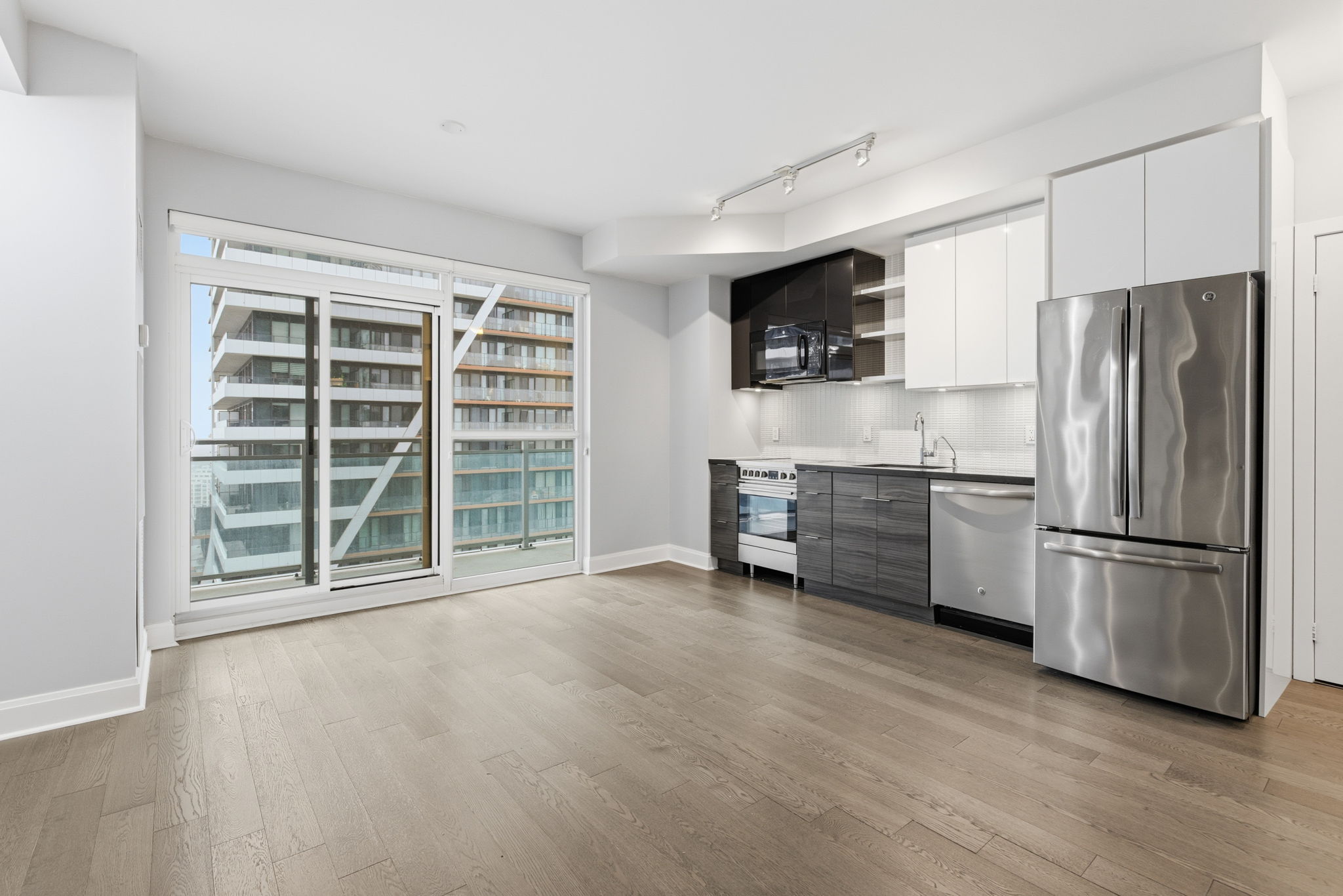 Toronto property showcase — delivered property photograph 8