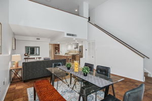  33 St James Ct, Philadelphia, PA 19106, US Photo 2