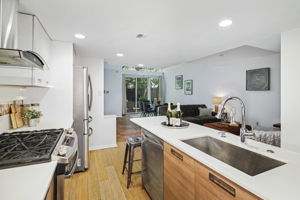  33 St James Ct, Philadelphia, PA 19106, US Photo 16