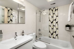  33 St James Ct, Philadelphia, PA 19106, US Photo 11