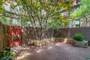  33 St James Ct, Philadelphia, PA 19106, US Photo 26