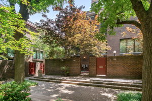  33 St James Ct, Philadelphia, PA 19106, US Photo 0