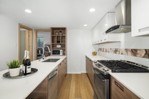  33 St James Ct, Philadelphia, PA 19106, US Photo 9