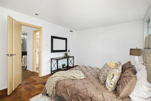  33 St James Ct, Philadelphia, PA 19106, US Photo 14