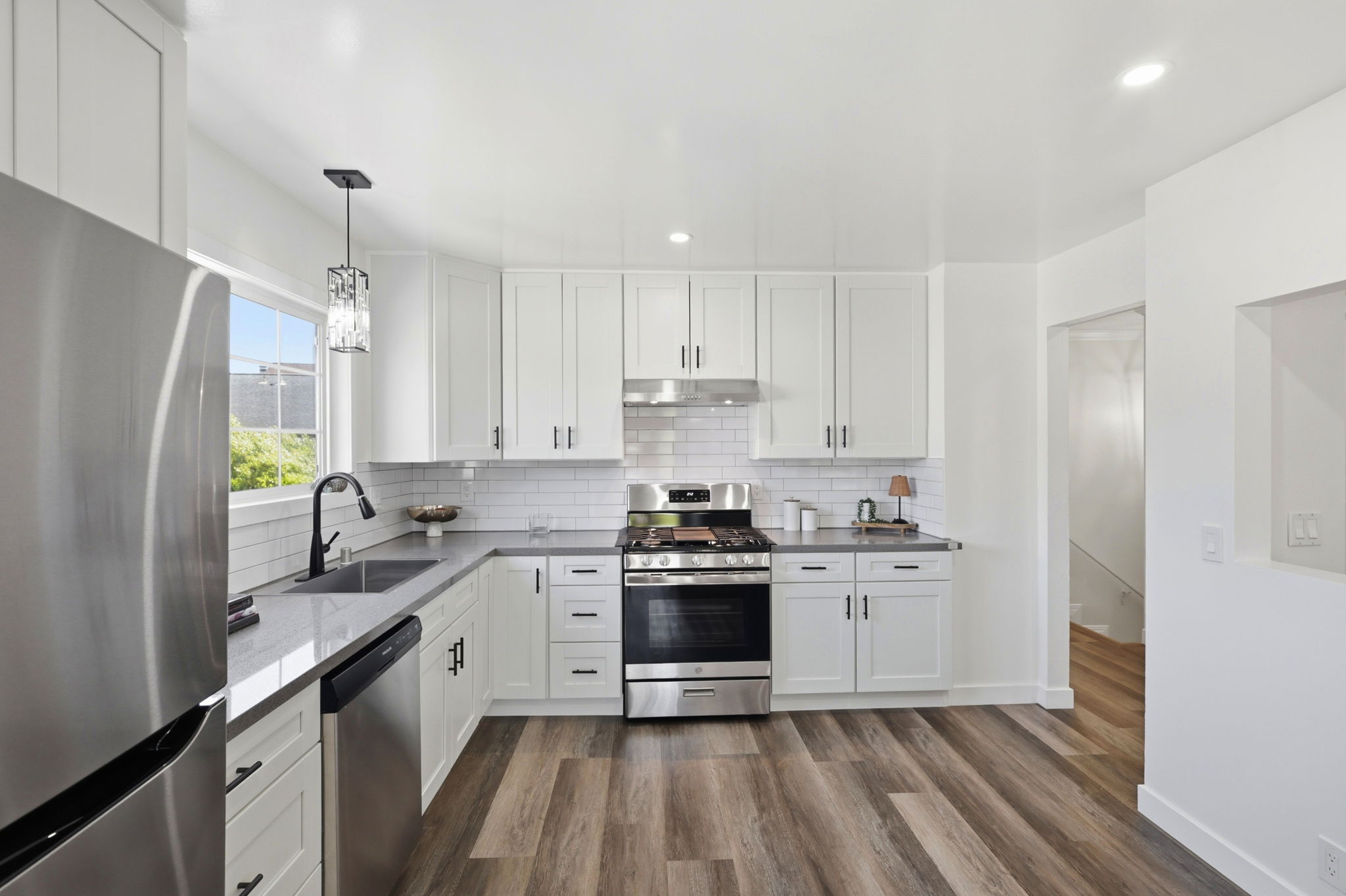 012_F8_33 Vale St Daly City