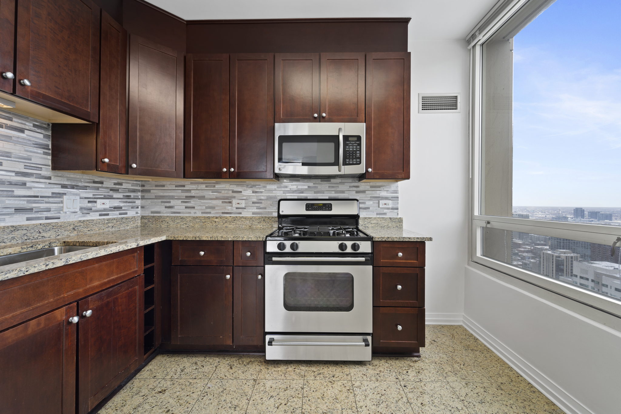 33 W Ontario St, Chicago, IL 60654, USA Photo 16